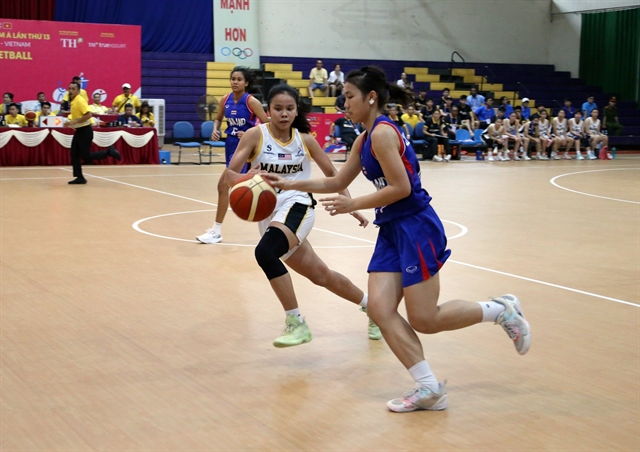 泰国队在东盟中学生运动会篮球比赛中取得首胜